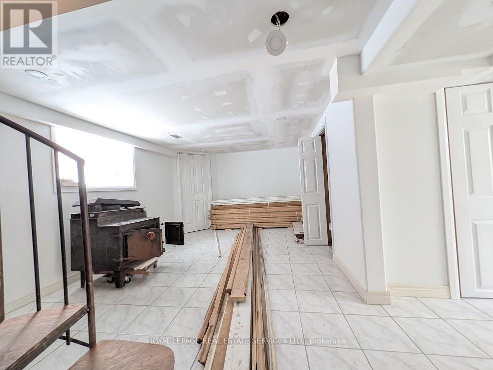 20 Holgate Street, Barrie, Ontario  L4N 2T5 - Photo 37 - S12885336