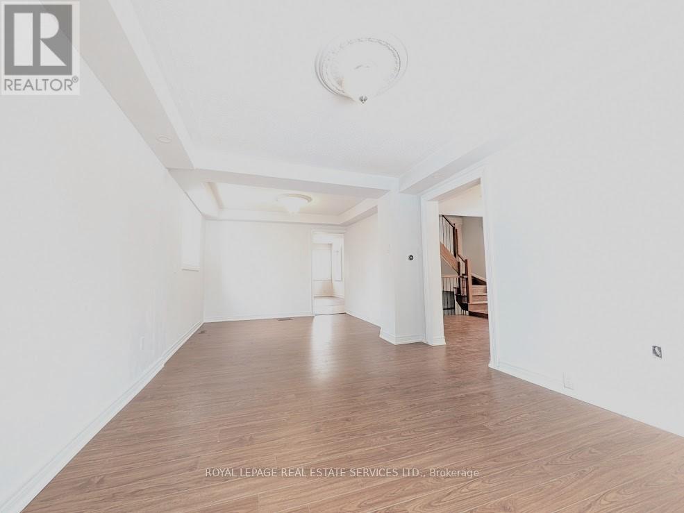 20 Holgate Street, Barrie, Ontario  L4N 2T5 - Photo 6 - S12885336