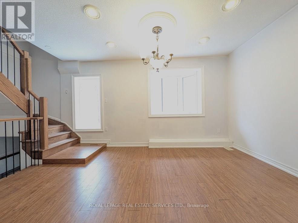 20 Holgate Street, Barrie, Ontario  L4N 2T5 - Photo 7 - S12885336