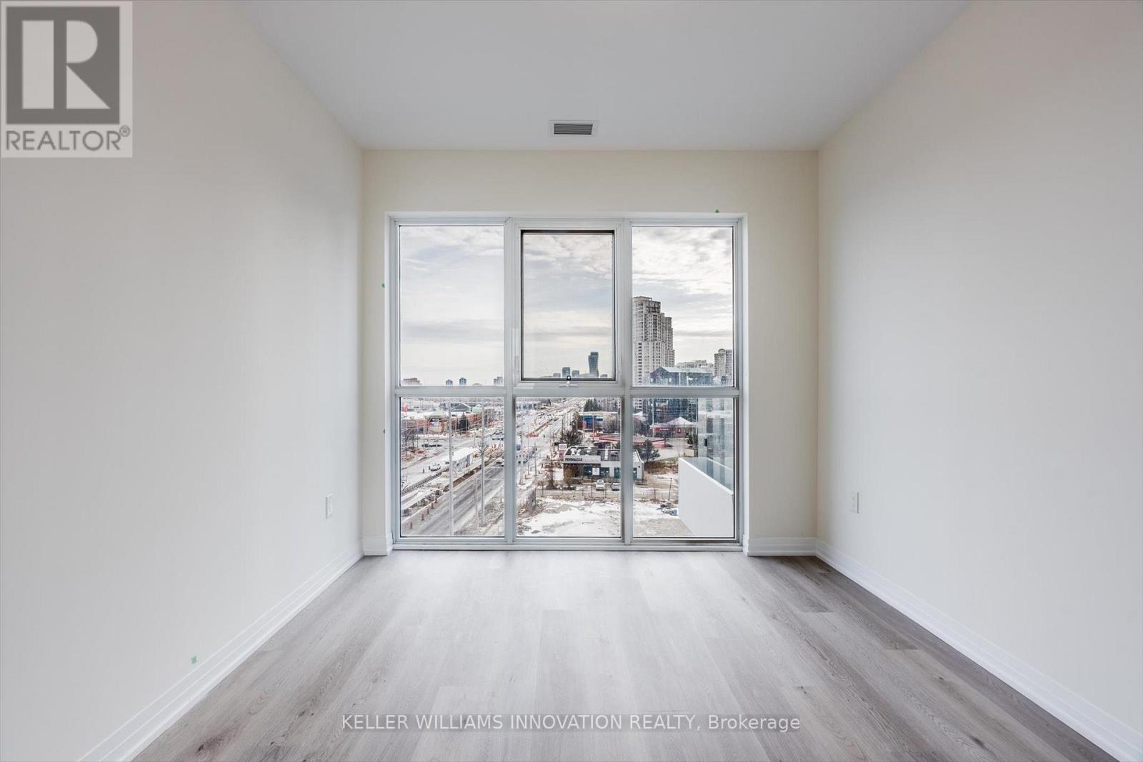 702 - 15 Watergarden Drive, Mississauga, Ontario  L5R 0H4 - Photo 19 - W12885346