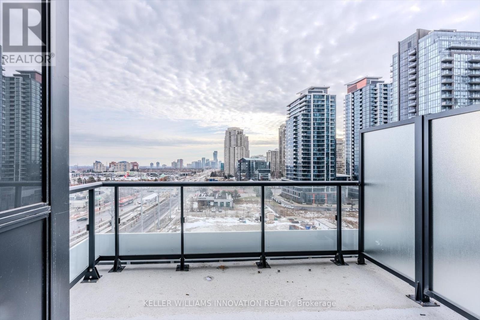 702 - 15 Watergarden Drive, Mississauga, Ontario  L5R 0H4 - Photo 30 - W12885346