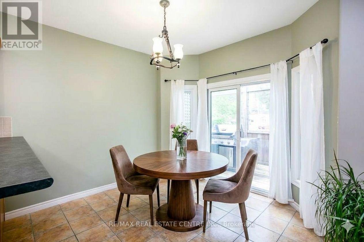 103 Armeda Clow Crescent, Essa (Angus), Ontario  L0M 1B2 - Photo 5 - N12885362