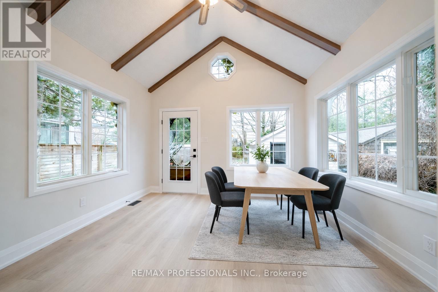 370 Delaware Avenue, Burlington, Ontario  L7R 3B5 - Photo 15 - W12885368