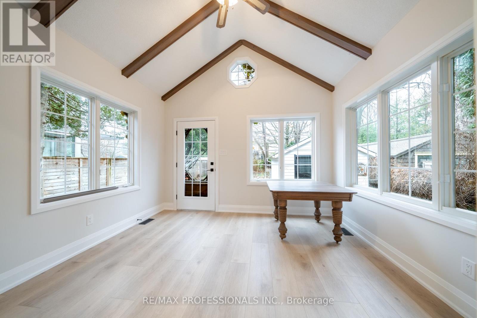 370 Delaware Avenue, Burlington, Ontario  L7R 3B5 - Photo 16 - W12885368