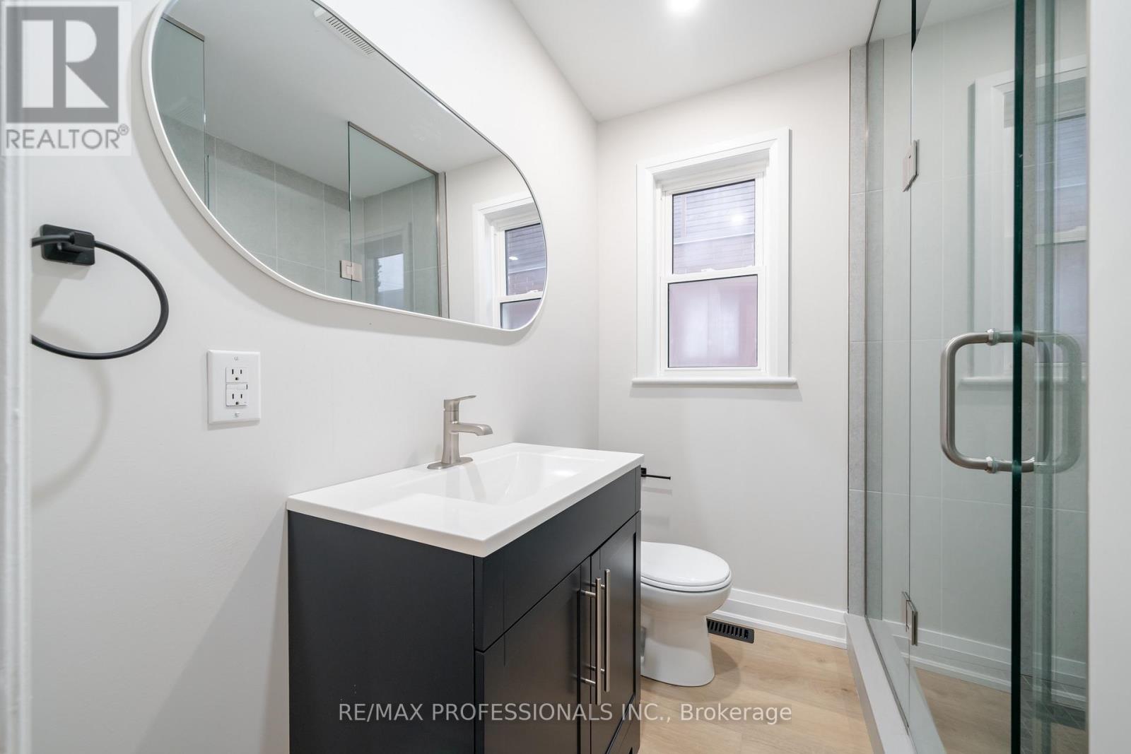 370 Delaware Avenue, Burlington, Ontario  L7R 3B5 - Photo 19 - W12885368