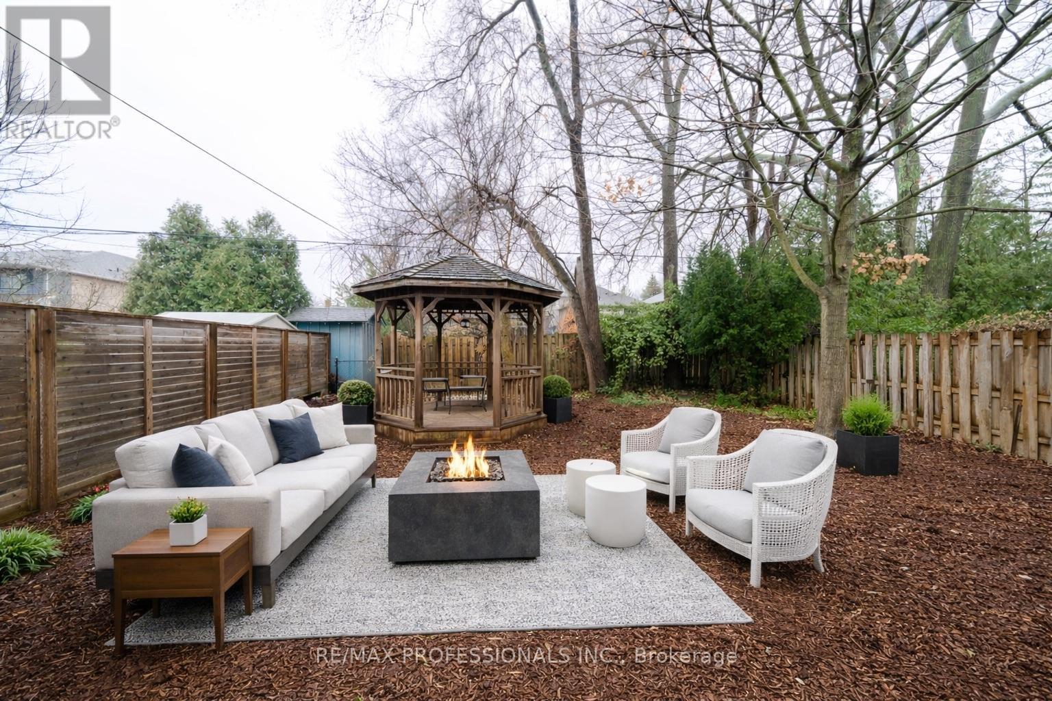 370 Delaware Avenue, Burlington, Ontario  L7R 3B5 - Photo 35 - W12885368