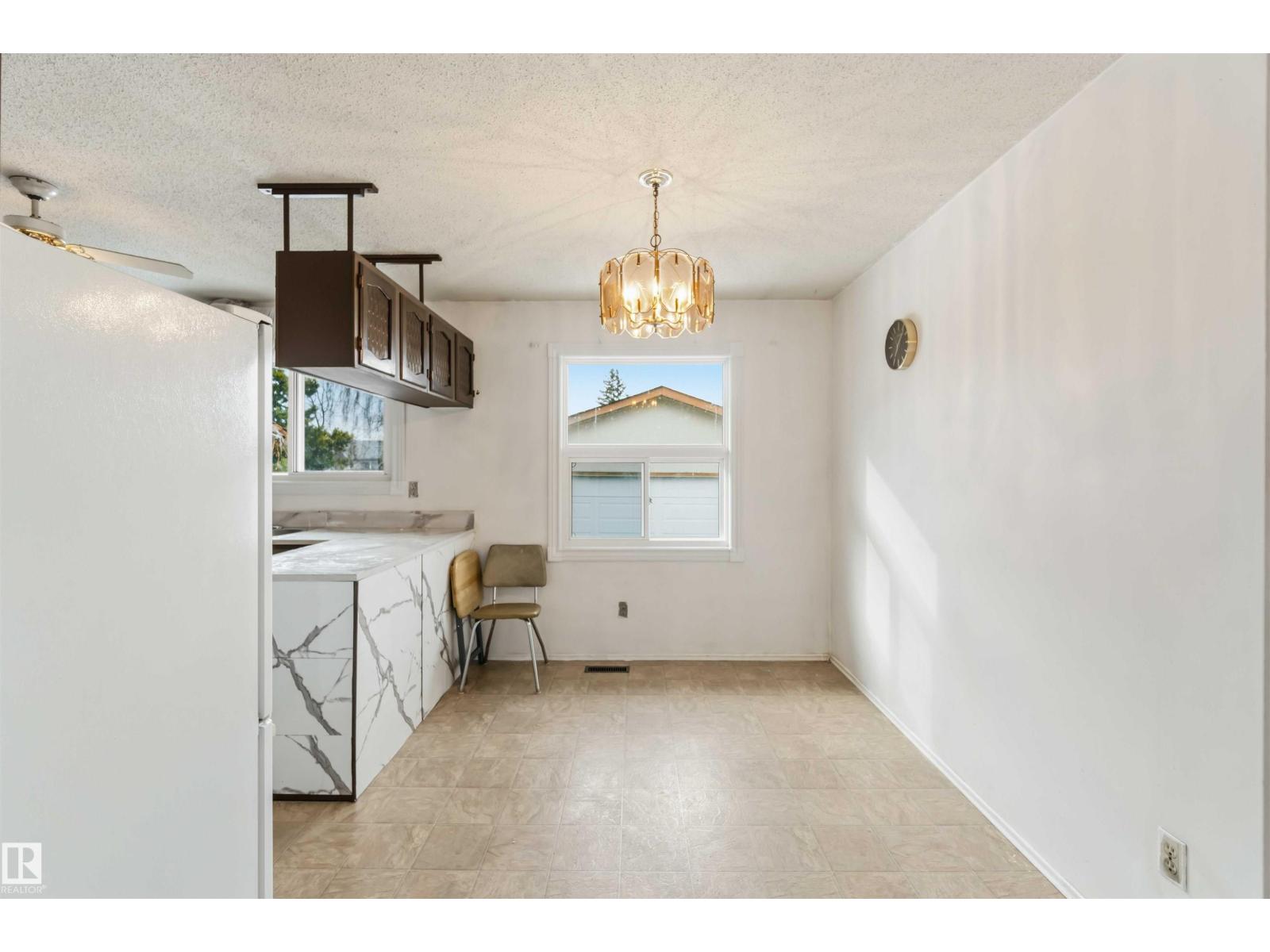 12223 157 Av Nw, Edmonton, Alberta  T5X 2X7 - Photo 19 - E4477629