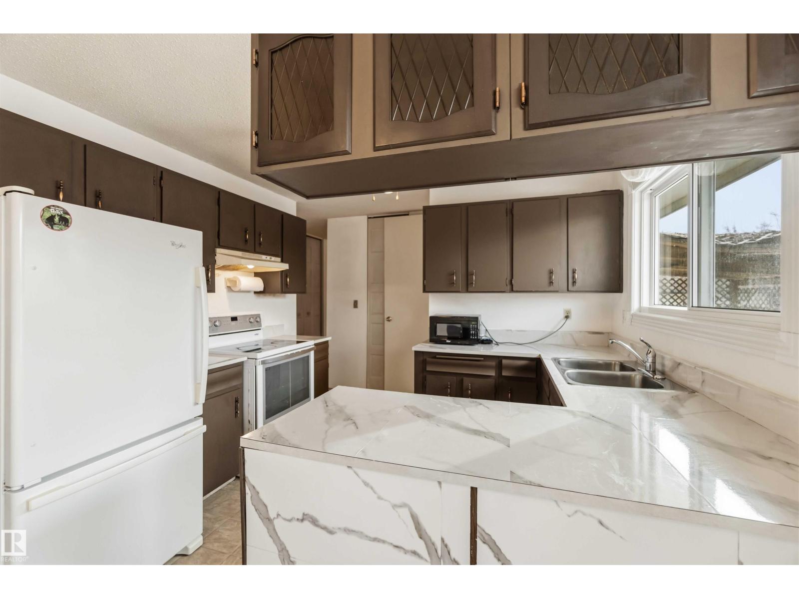 12223 157 Av Nw, Edmonton, Alberta  T5X 2X7 - Photo 23 - E4477629