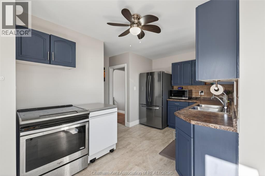 118 Gordon Street, Sarnia, Ontario  N7T 6N8 - Photo 8 - 25028671