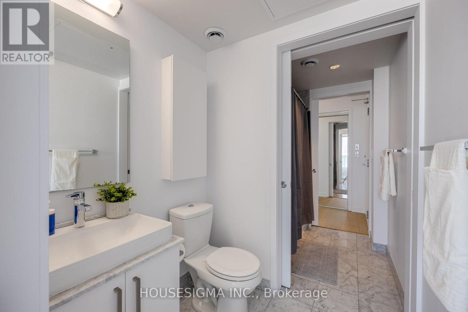 4407 - 12 York Street, Toronto, Ontario  M5J 0A9 - Photo 10 - C12885372