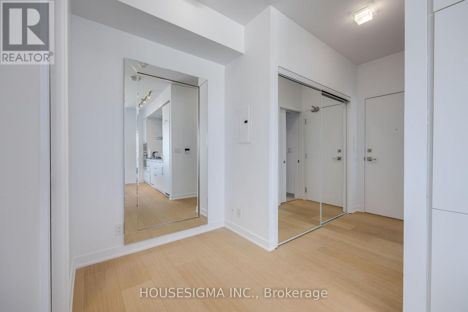 4407 - 12 York Street, Toronto, Ontario  M5J 0A9 - Photo 4 - C12885372