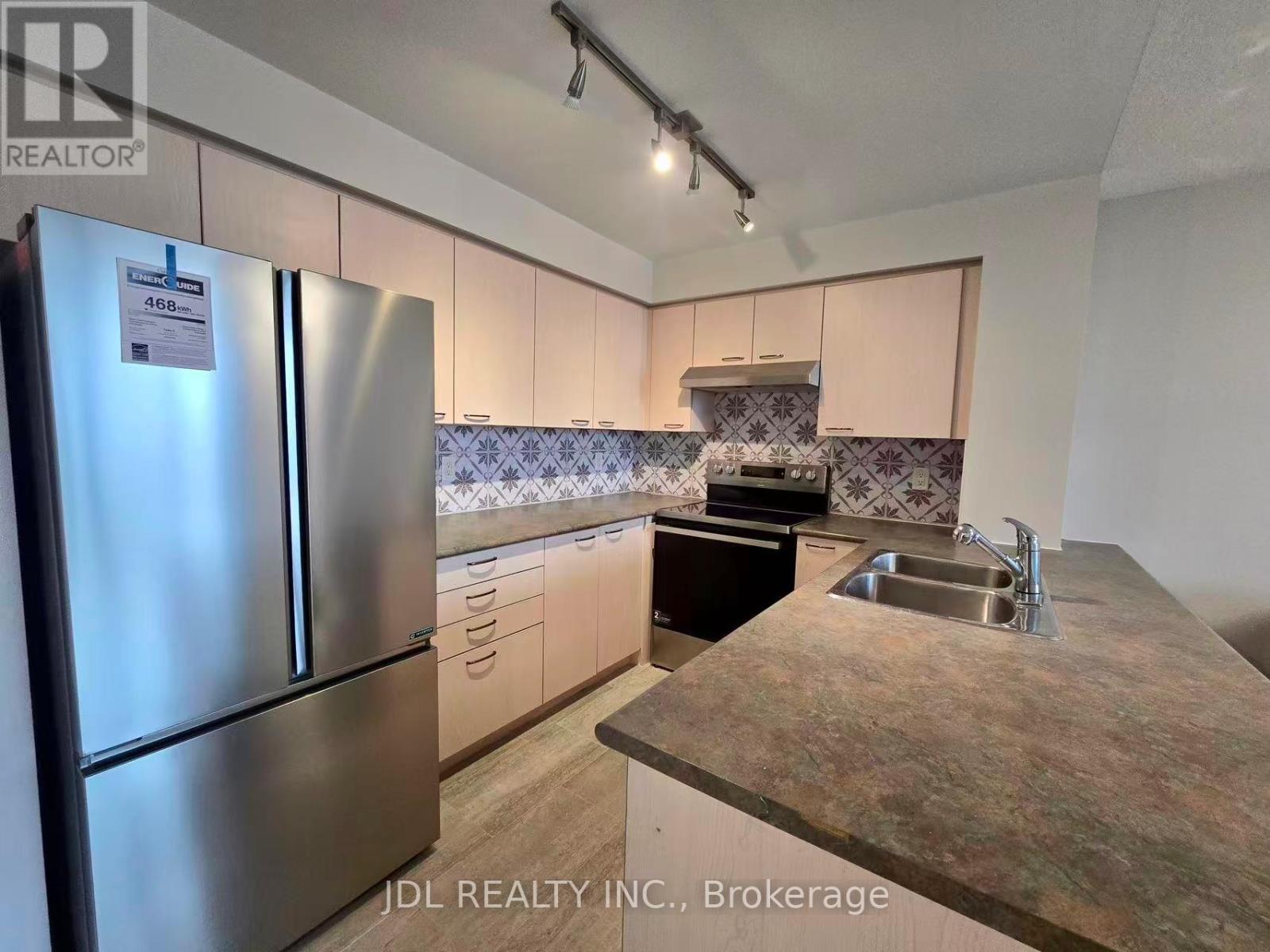 501 - 62 Suncrest Boulevard, Markham, Ontario  L3T 7Y6 - Photo 6 - N12885374