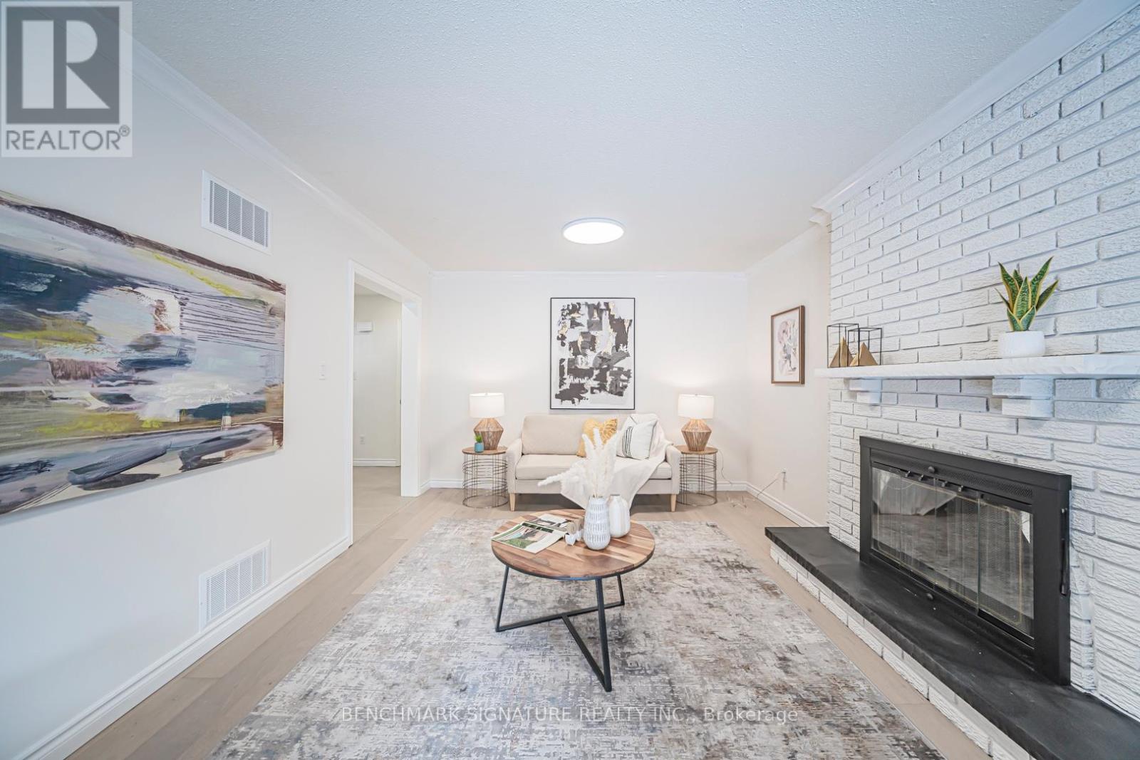 115 Simonston Boulevard, Markham, Ontario  L3T 4L9 - Photo 13 - N12885376