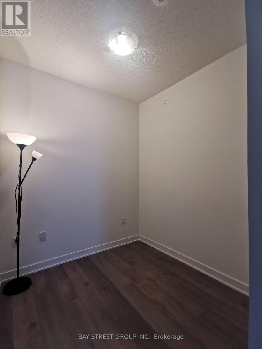 701 - 10 Honeycrisp Crescent, Vaughan, Ontario  L4K 0M7 - Photo 14 - N12885378