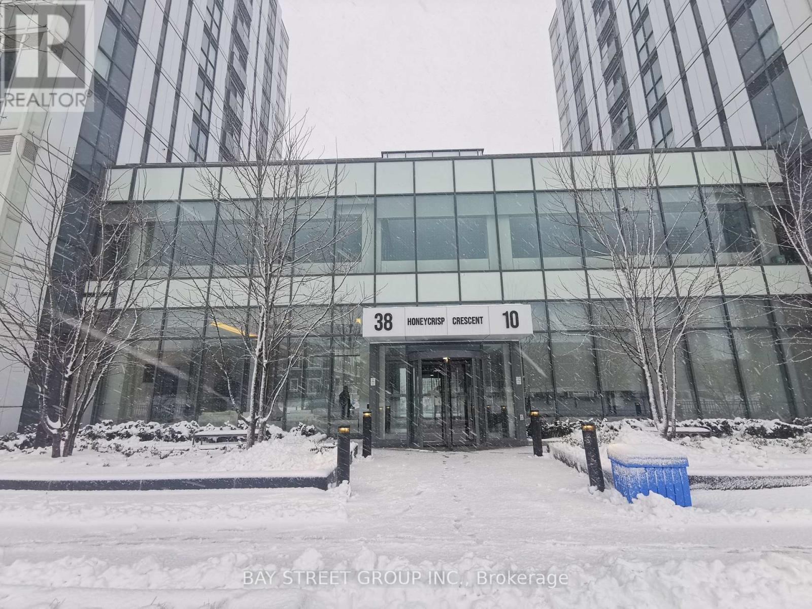 701 - 10 Honeycrisp Crescent, Vaughan, Ontario  L4K 0M7 - Photo 2 - N12885378