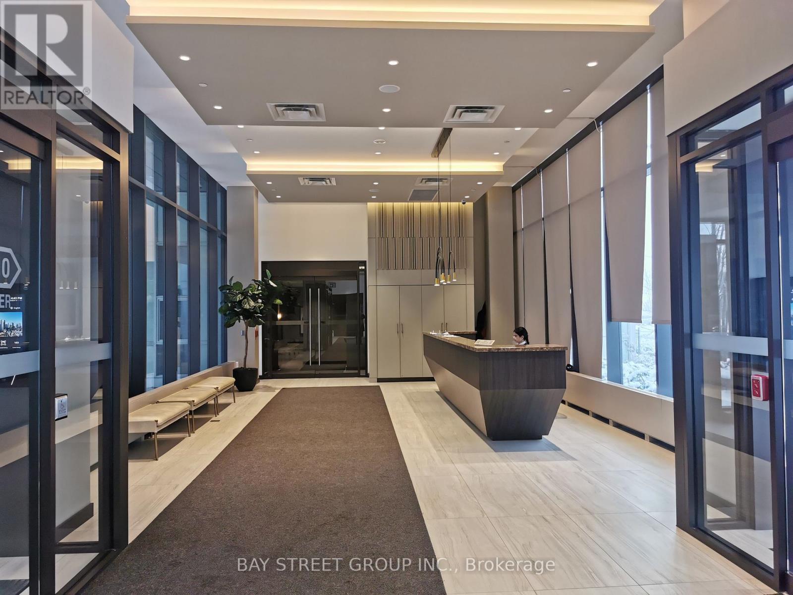 701 - 10 Honeycrisp Crescent, Vaughan, Ontario  L4K 0M7 - Photo 3 - N12885378