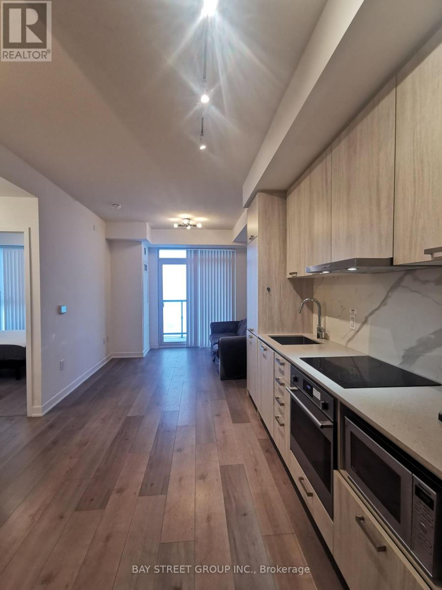 701 - 10 Honeycrisp Crescent, Vaughan, Ontario  L4K 0M7 - Photo 7 - N12885378