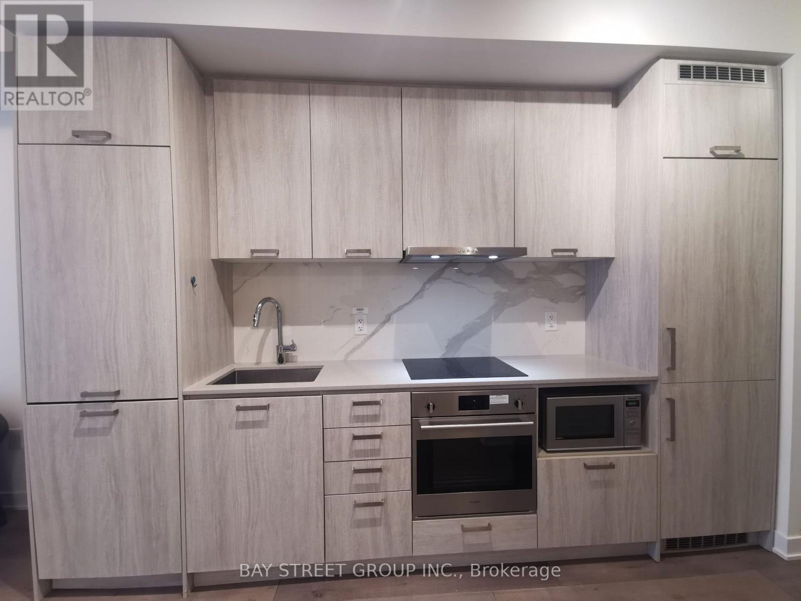 701 - 10 Honeycrisp Crescent, Vaughan, Ontario  L4K 0M7 - Photo 9 - N12885378