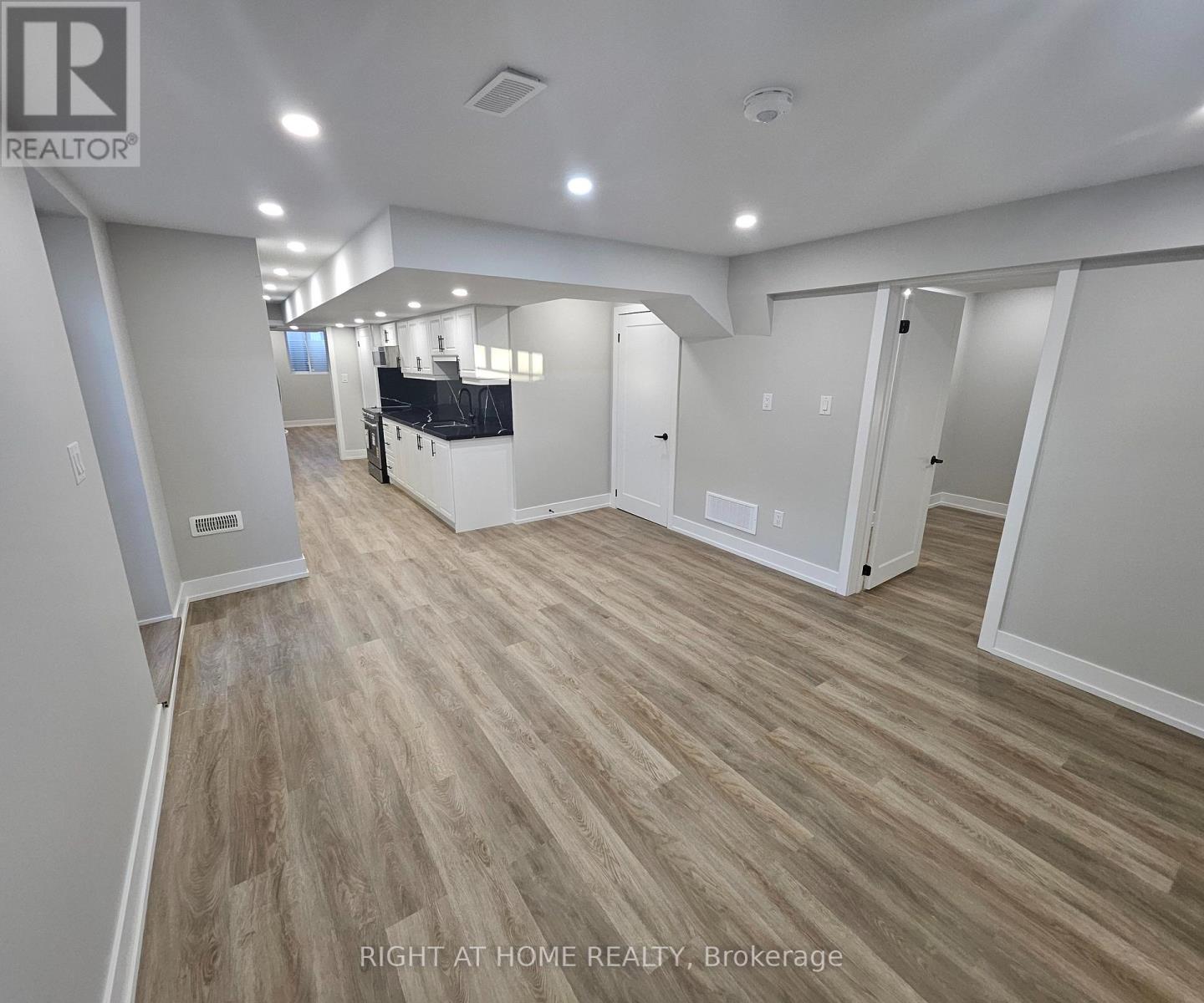 Lower - 852 Aspen Terrace, Milton, Ontario  L9E 1S2 - Photo 6 - W12885382