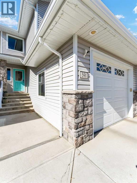 391 Sterling Crescent Se, Medicine Hat, Alberta  T1B 0N6 - Photo 2 - A2291970