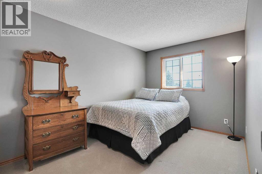 131 Hawkmount Green Nw, Calgary, Alberta  T3G 3T8 - Photo 11 - A2293540