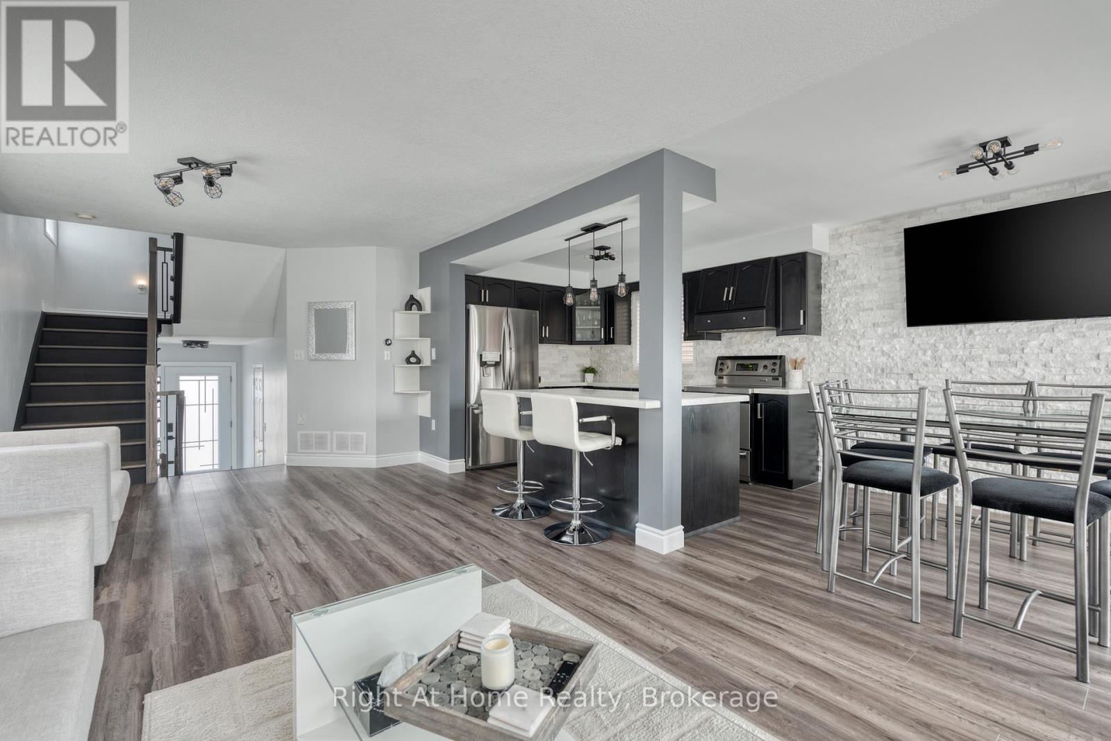 198 Gatestone Drive, Hamilton, Ontario  L8J 3V4 - Photo 11 - X12885404