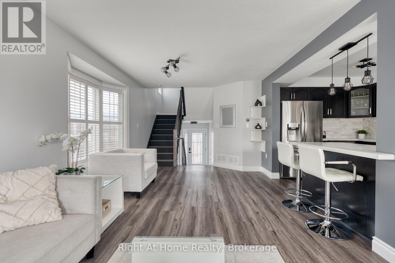 198 Gatestone Drive, Hamilton, Ontario  L8J 3V4 - Photo 12 - X12885404