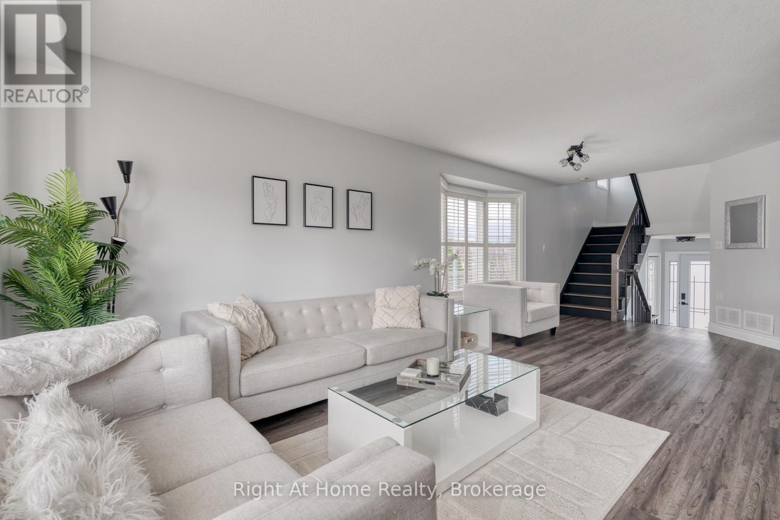 198 Gatestone Drive, Hamilton, Ontario  L8J 3V4 - Photo 13 - X12885404