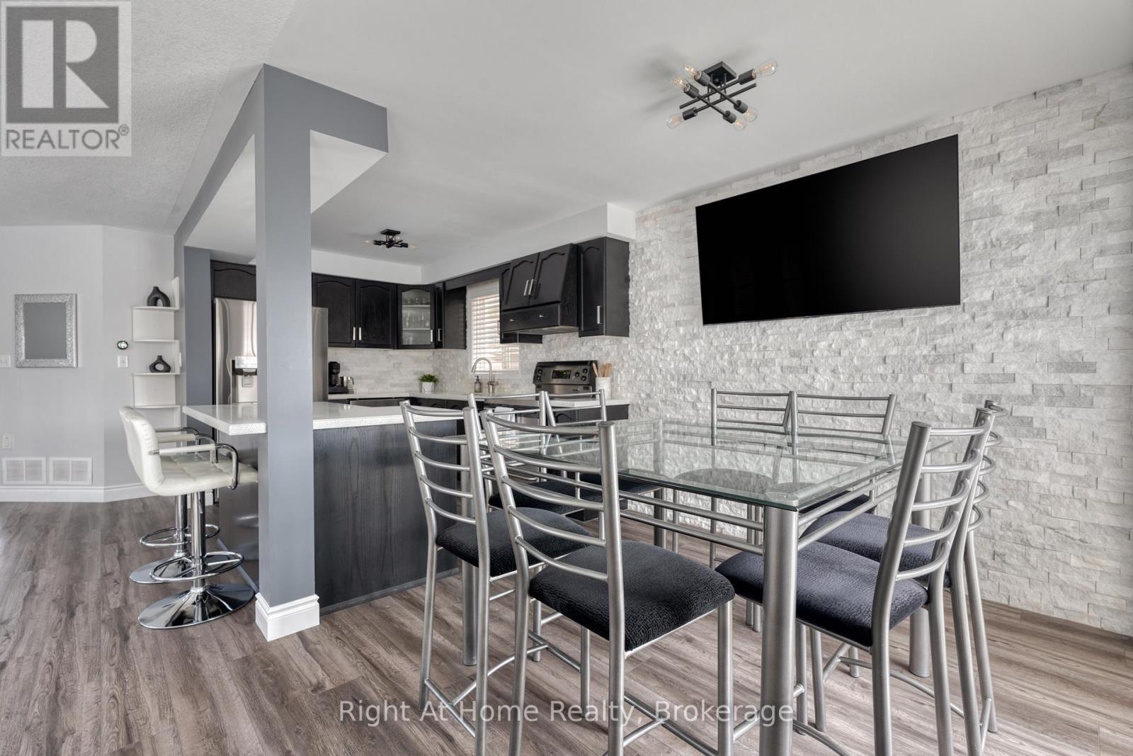 198 Gatestone Drive, Hamilton, Ontario  L8J 3V4 - Photo 16 - X12885404