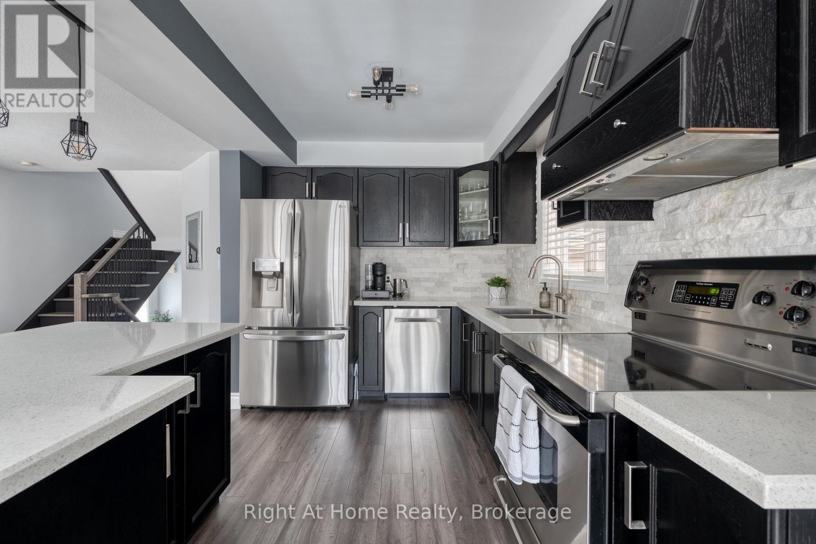 198 Gatestone Drive, Hamilton, Ontario  L8J 3V4 - Photo 18 - X12885404