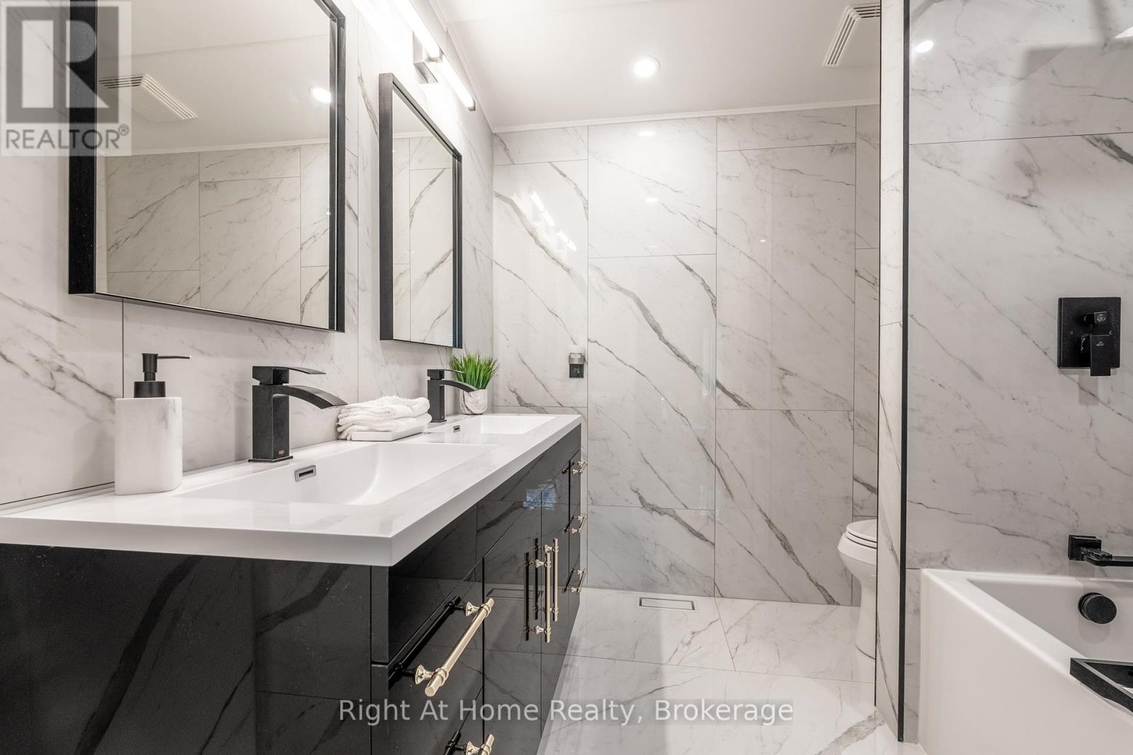 198 Gatestone Drive, Hamilton, Ontario  L8J 3V4 - Photo 31 - X12885404