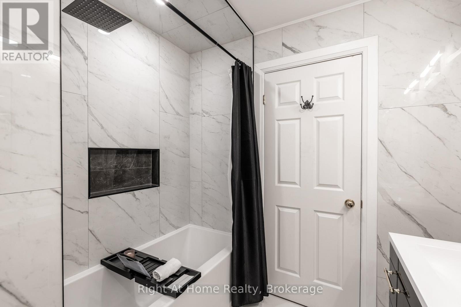 198 Gatestone Drive, Hamilton, Ontario  L8J 3V4 - Photo 32 - X12885404