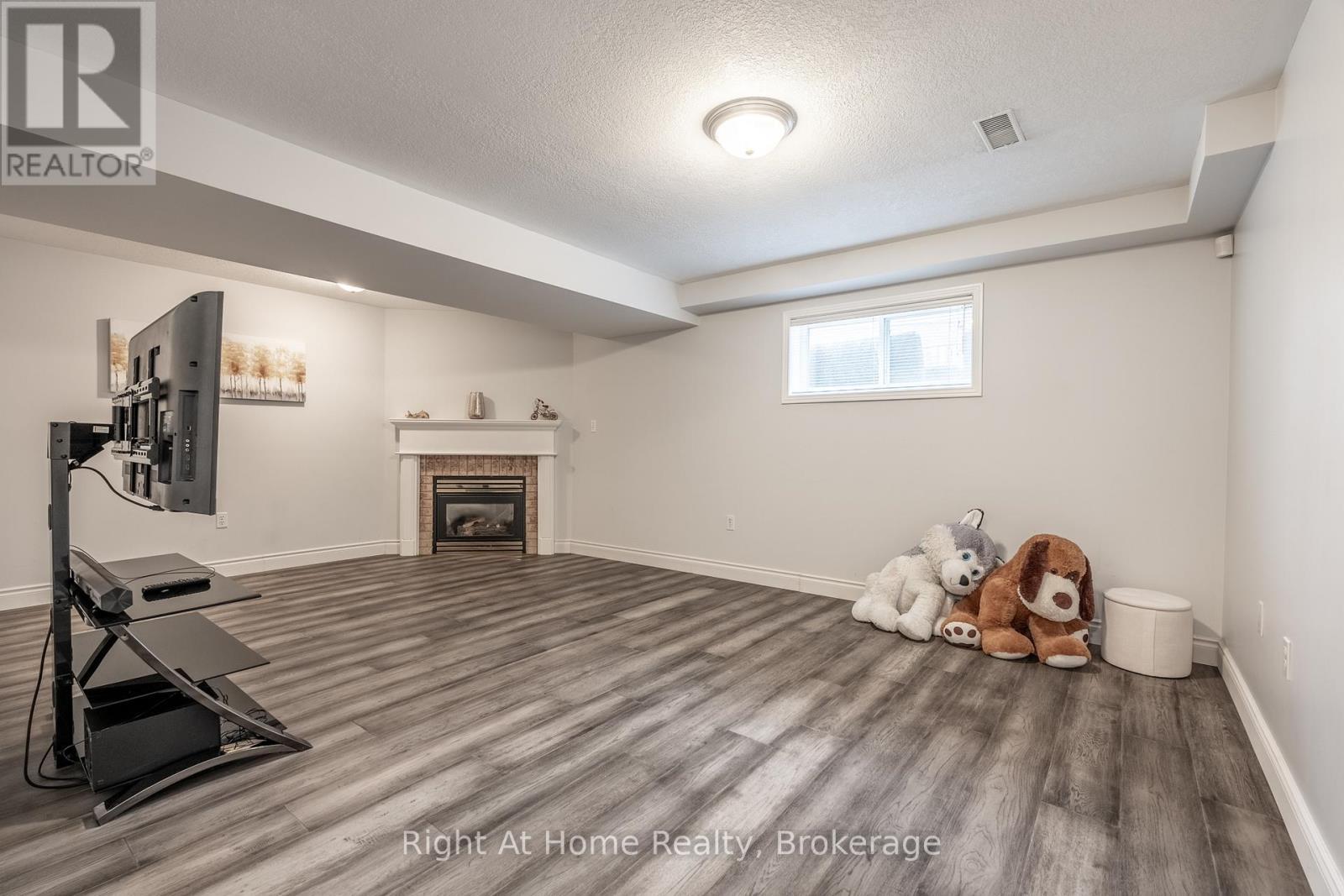 198 Gatestone Drive, Hamilton, Ontario  L8J 3V4 - Photo 36 - X12885404