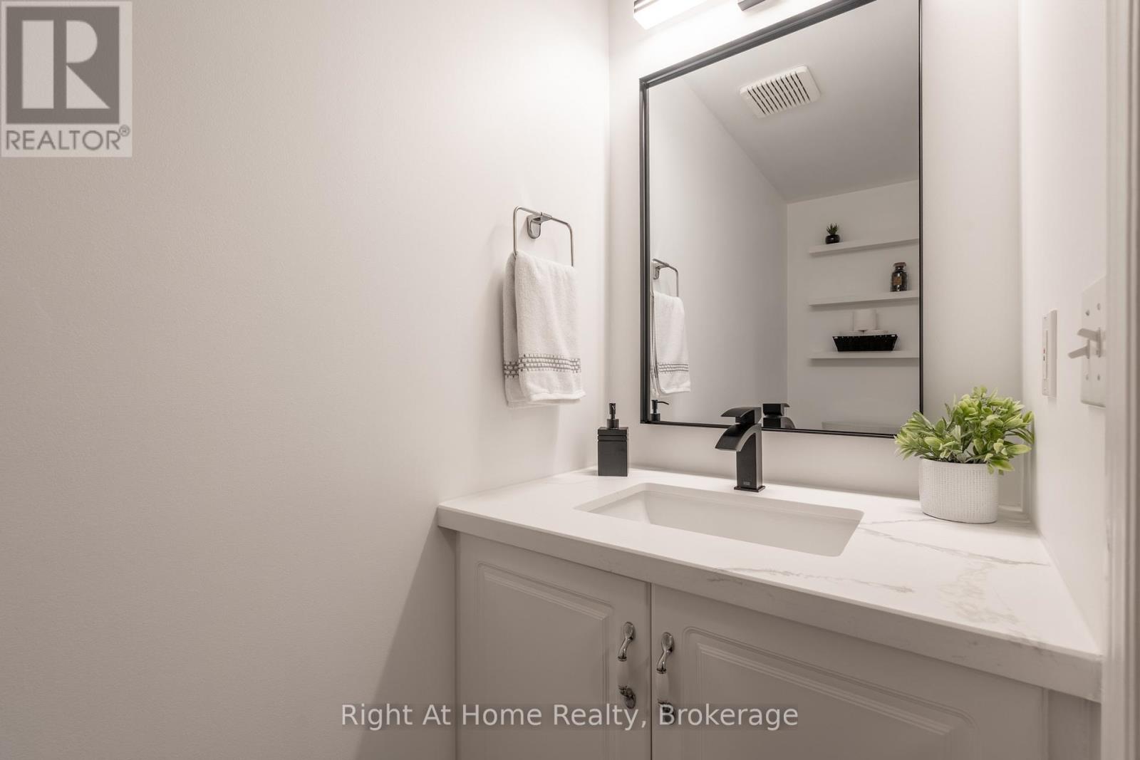 198 Gatestone Drive, Hamilton, Ontario  L8J 3V4 - Photo 39 - X12885404