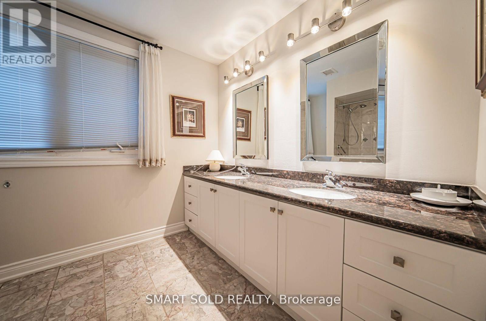 120 Abbeywood Trail, Toronto, Ontario  M3B 3B5 - Photo 15 - C12885402