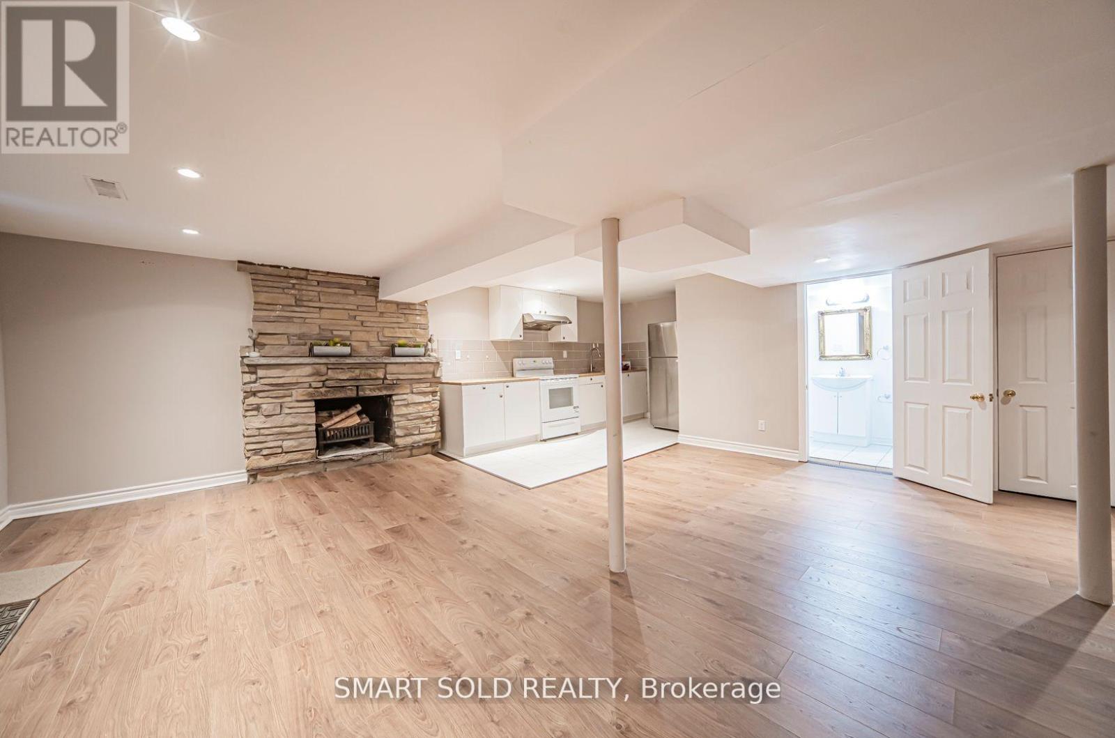 120 Abbeywood Trail, Toronto, Ontario  M3B 3B5 - Photo 19 - C12885402