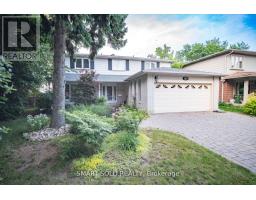 120 ABBEYWOOD TRAIL, Toronto, Ontario
