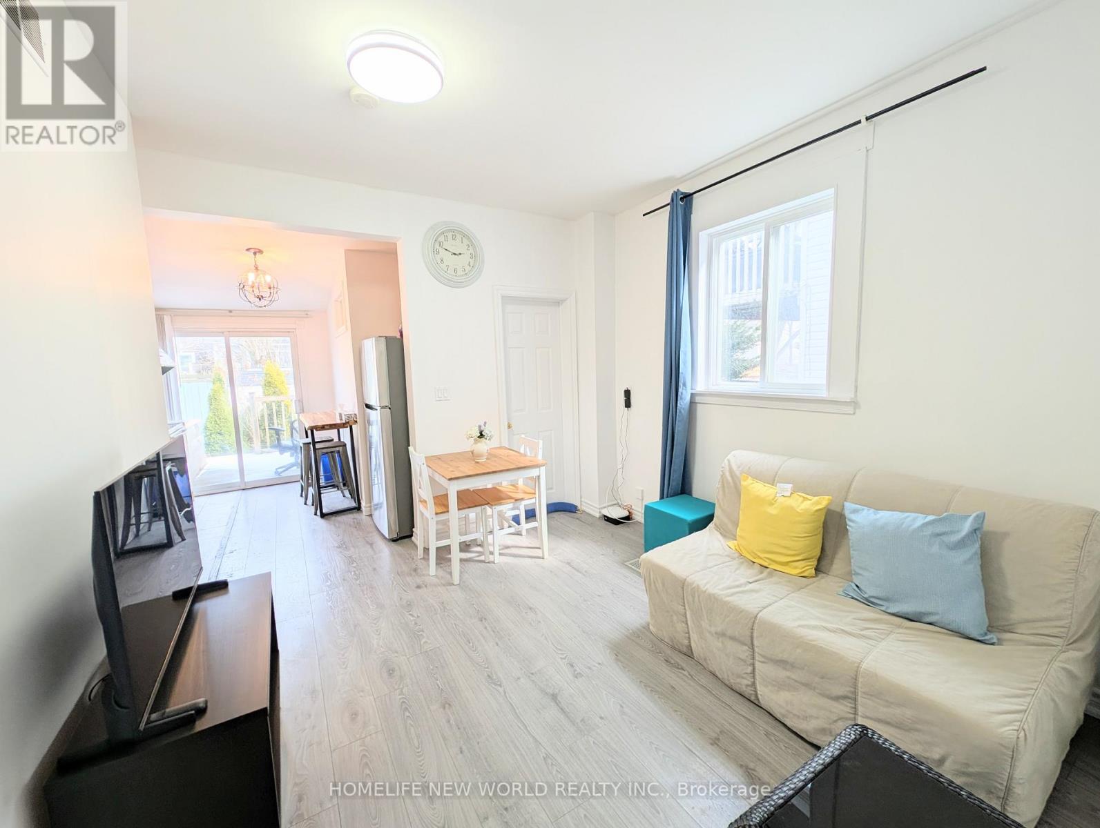 67 Condor Avenue, Toronto, Ontario  M4J 3M7 - Photo 6 - E12885394