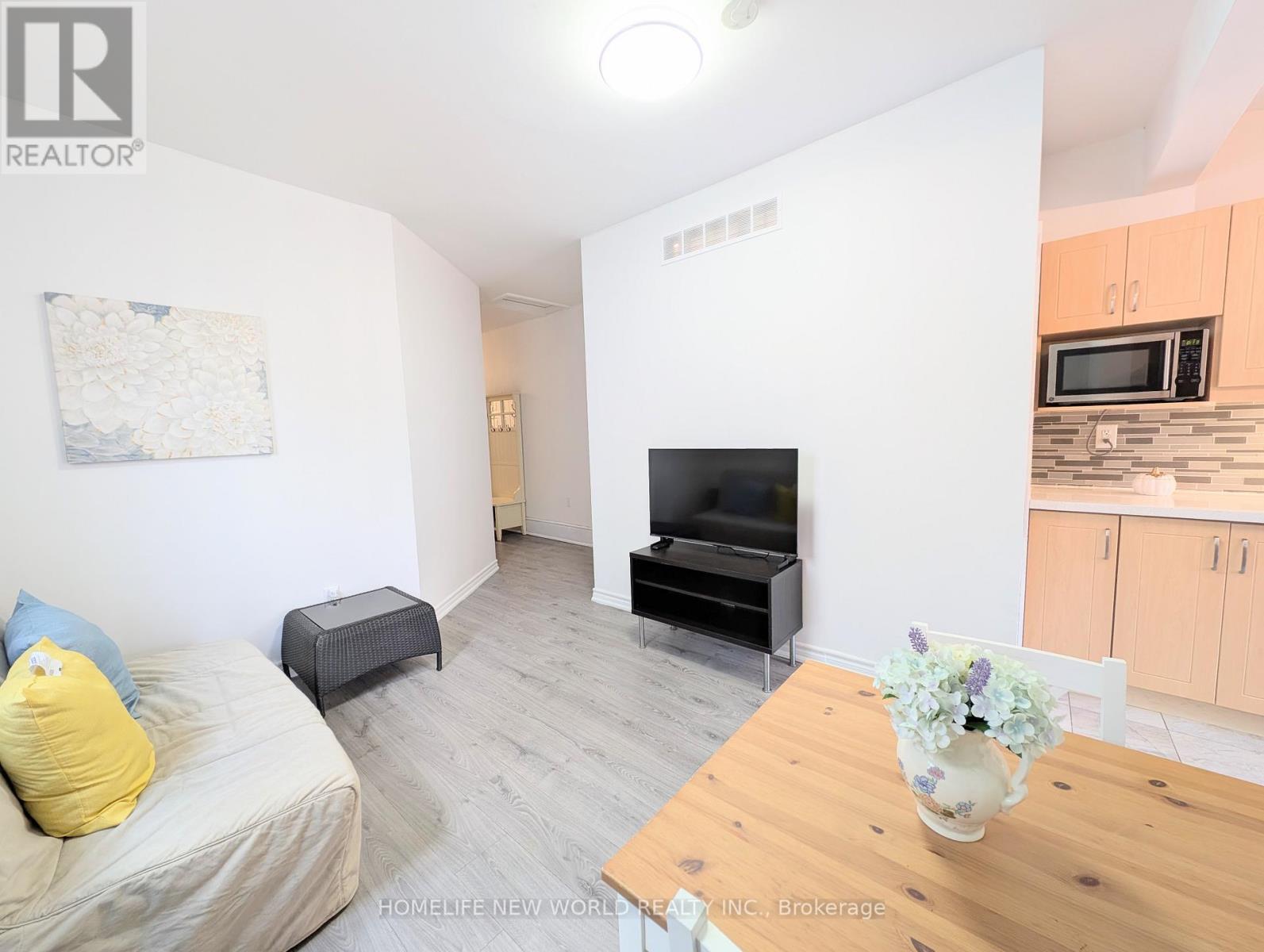 67 Condor Avenue, Toronto, Ontario  M4J 3M7 - Photo 8 - E12885394