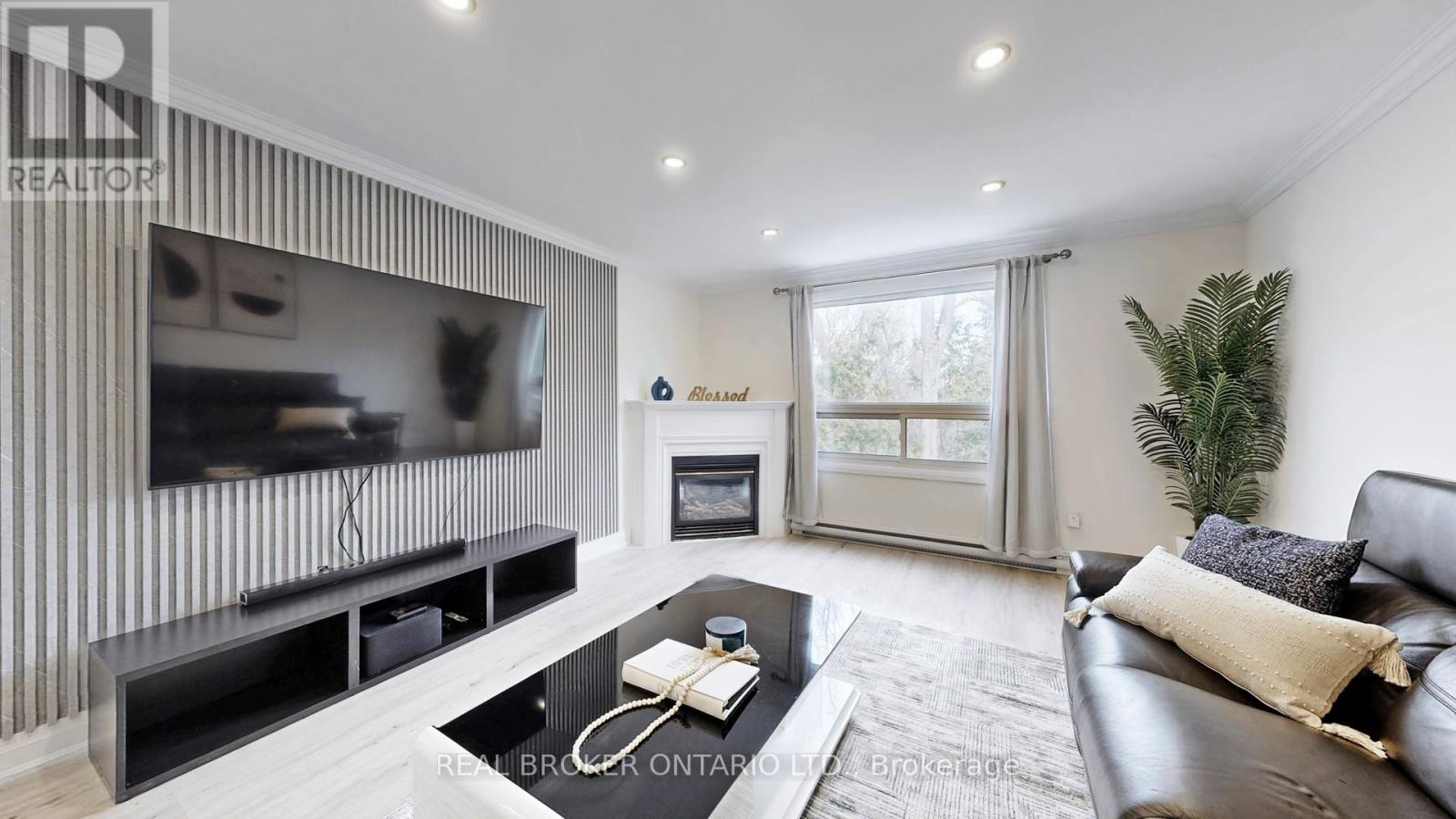 26 - 909 King Street W, Oshawa, Ontario  L1J 2L4 - Photo 2 - E12885410