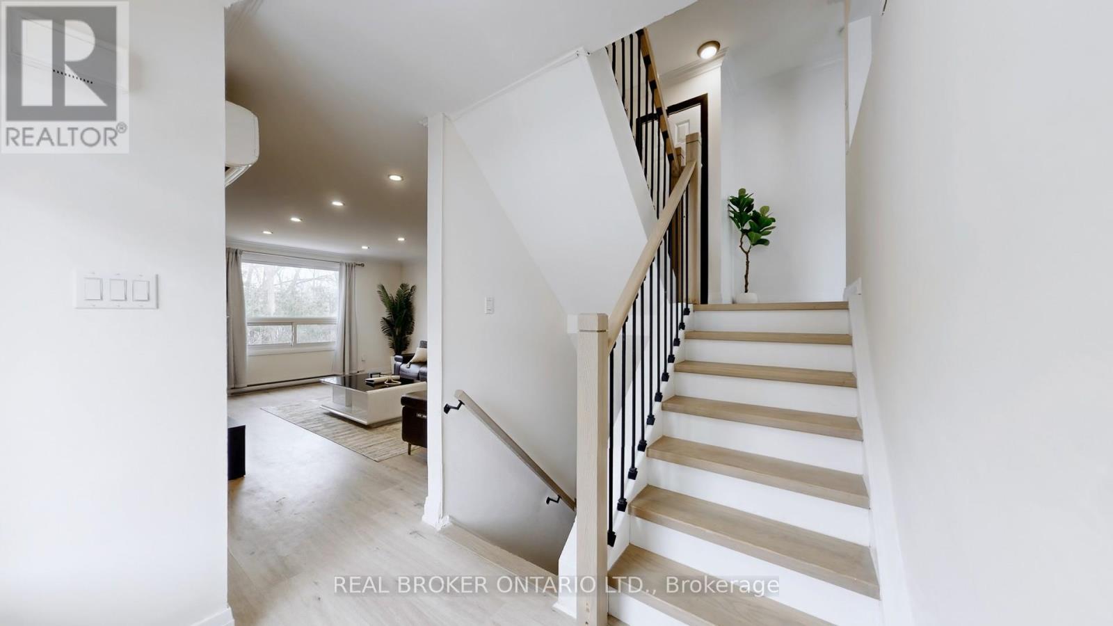 26 - 909 King Street W, Oshawa, Ontario  L1J 2L4 - Photo 3 - E12885410