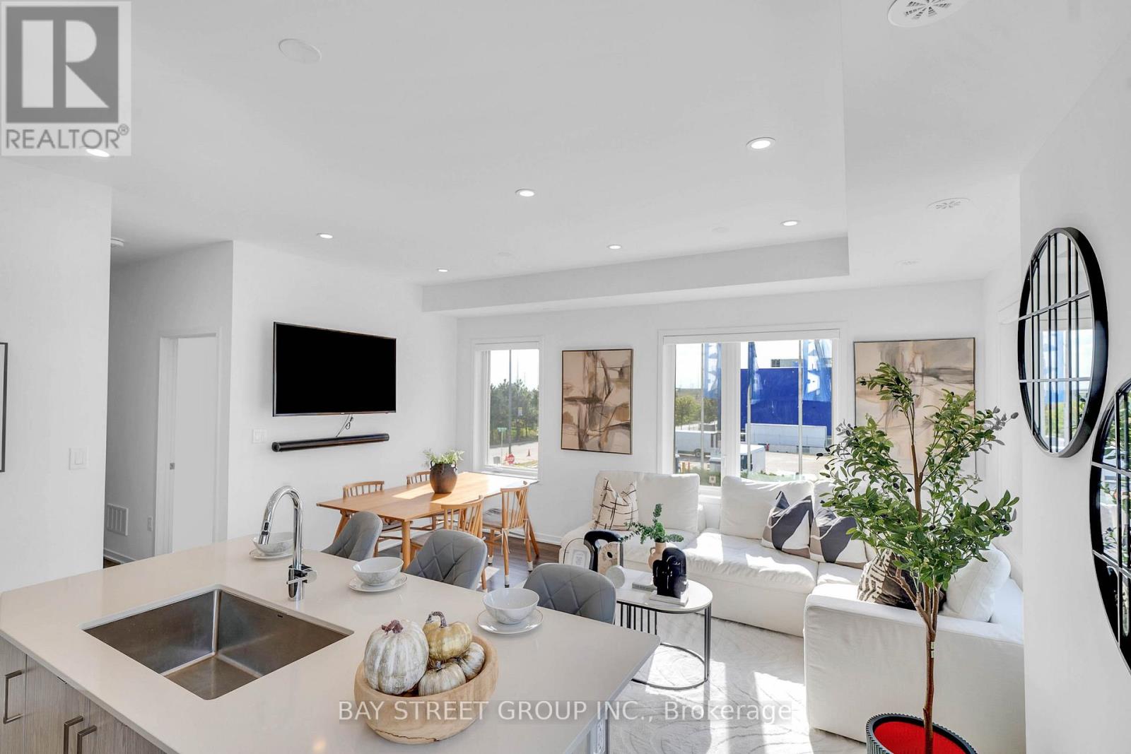 268 - 150 Honeycrisp Crescent, Vaughan, Ontario  L4K 0N1 - Photo 4 - N12885406