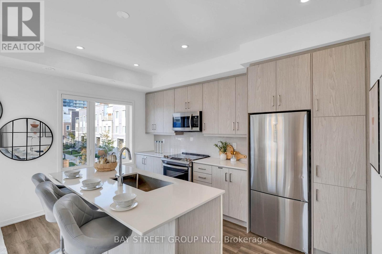 268 - 150 Honeycrisp Crescent, Vaughan, Ontario  L4K 0N1 - Photo 7 - N12885406