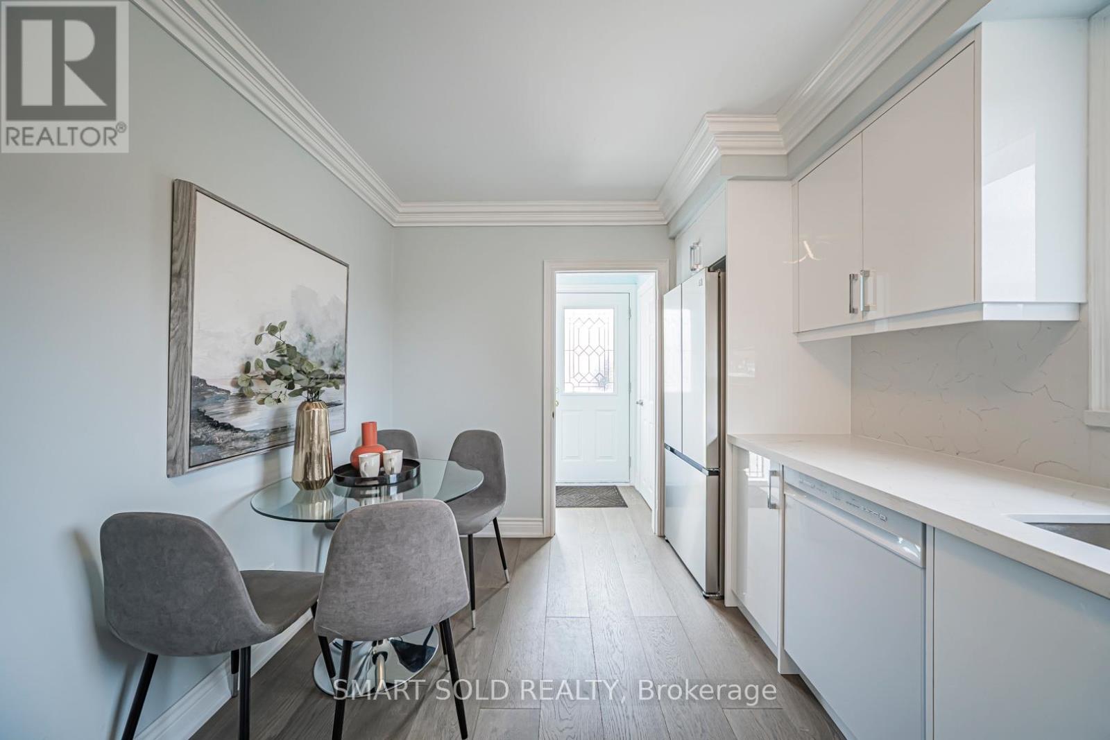 995 Garrard Avenue, Mississauga, Ontario  L5E 1L4 - Photo 17 - W12885392