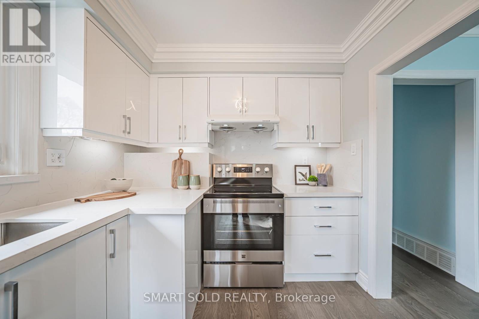 995 Garrard Avenue, Mississauga, Ontario  L5E 1L4 - Photo 18 - W12885392