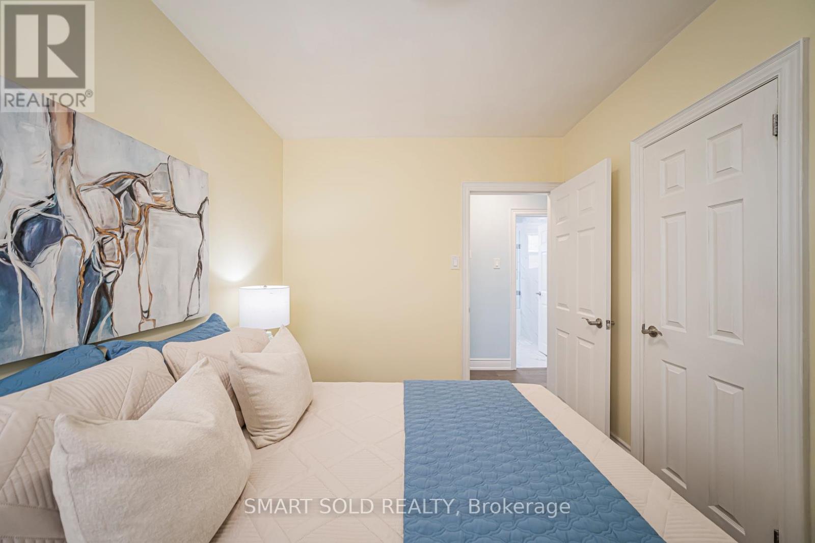 995 Garrard Avenue, Mississauga, Ontario  L5E 1L4 - Photo 25 - W12885392