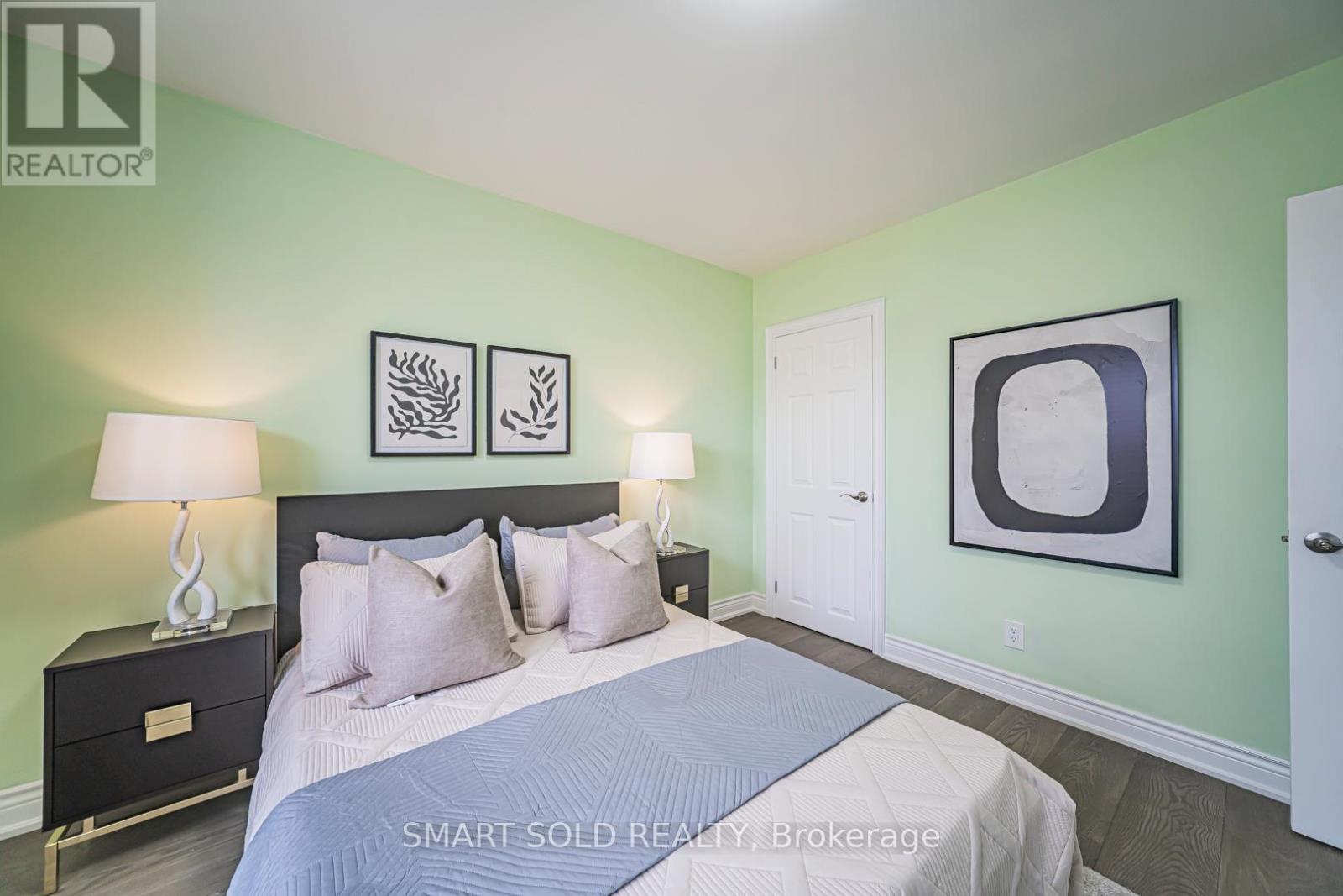 995 Garrard Avenue, Mississauga, Ontario  L5E 1L4 - Photo 29 - W12885392