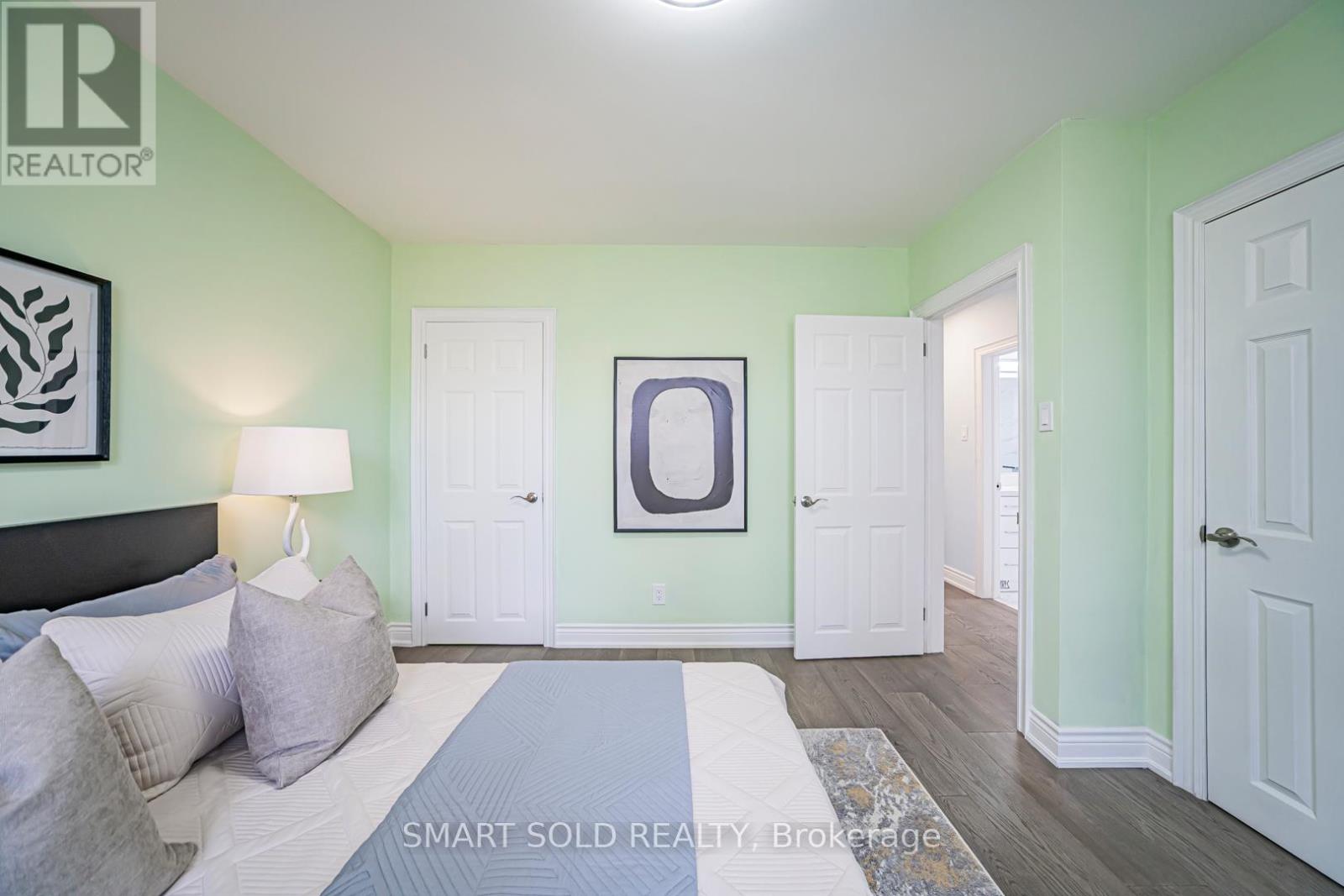 995 Garrard Avenue, Mississauga, Ontario  L5E 1L4 - Photo 30 - W12885392