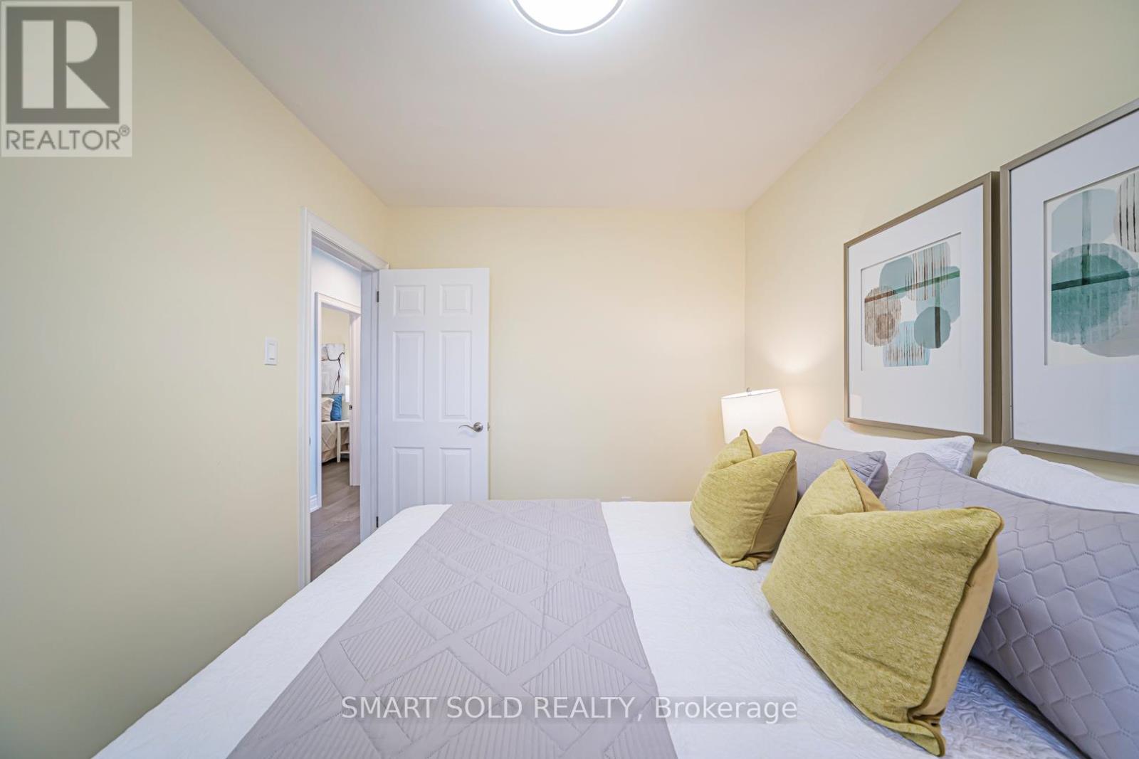 995 Garrard Avenue, Mississauga, Ontario  L5E 1L4 - Photo 35 - W12885392