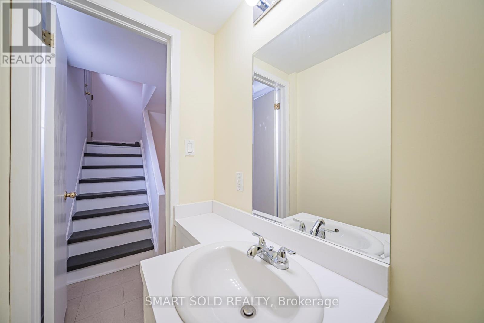 995 Garrard Avenue, Mississauga, Ontario  L5E 1L4 - Photo 41 - W12885392